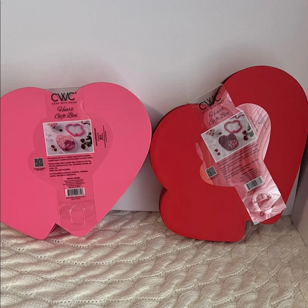 CWC Heart-Shaped Pink and Red set of the 2 - Picture 2 of 6